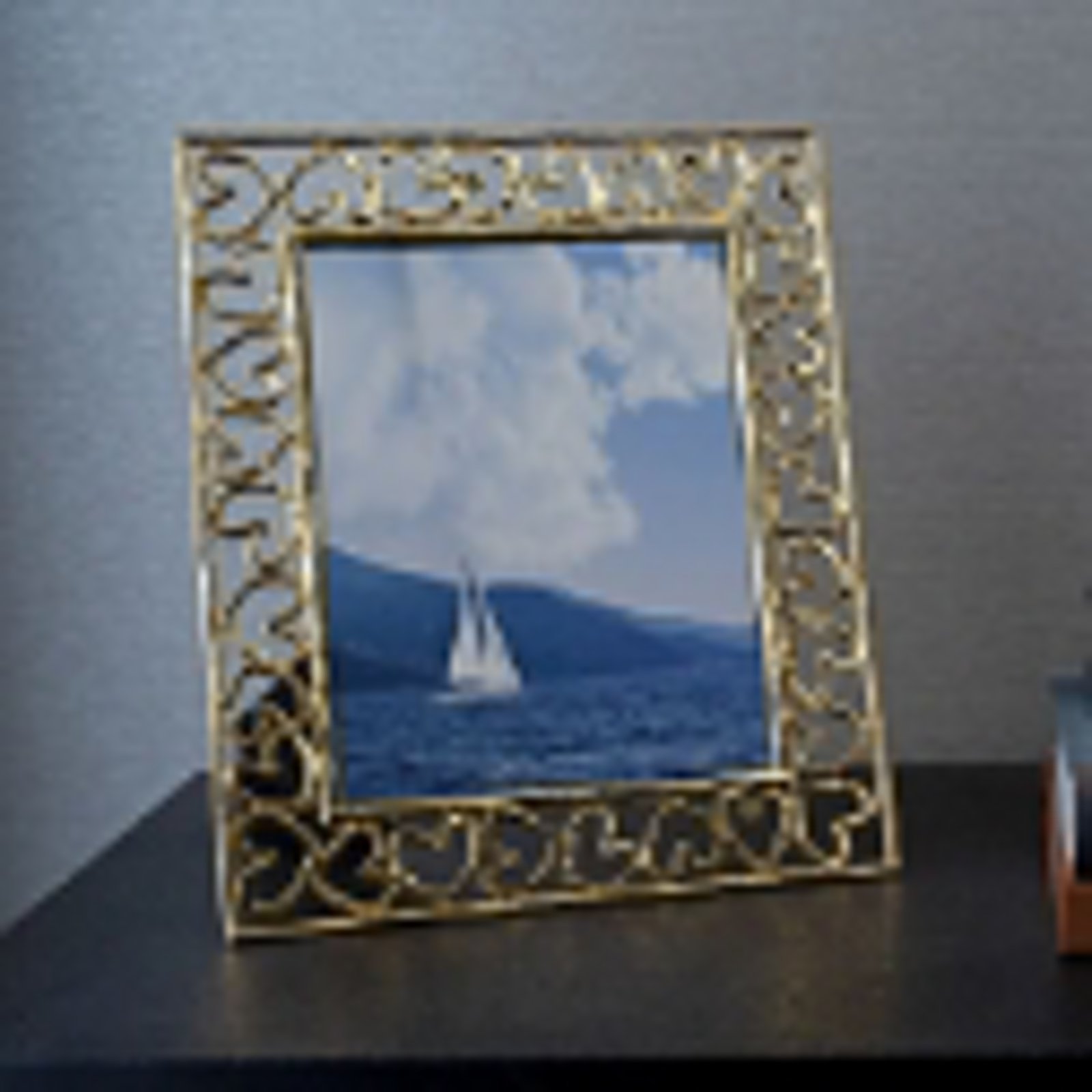 Gifts & Decor